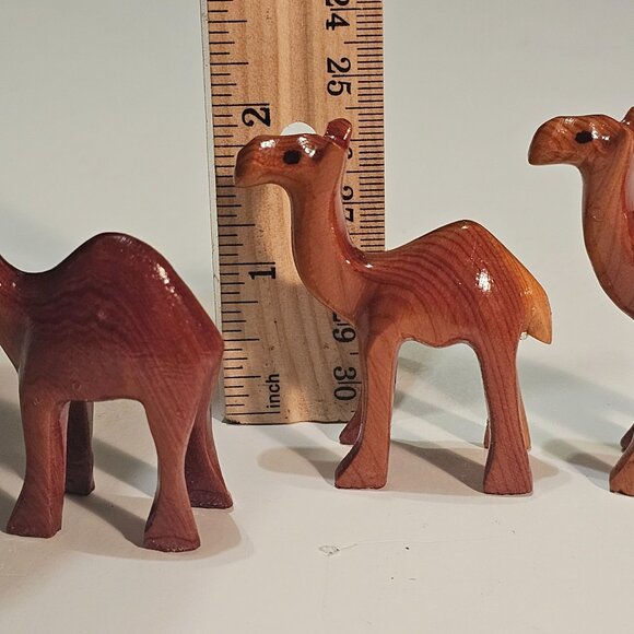 Hand Carved Wooden Camels 3 Pc Christmas Nativity Pieces 2" Tall And Long - Picture 10 of 12